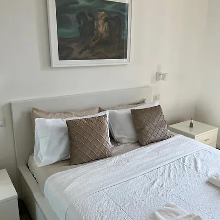 Modern Flat - Fondazione Prada Milán